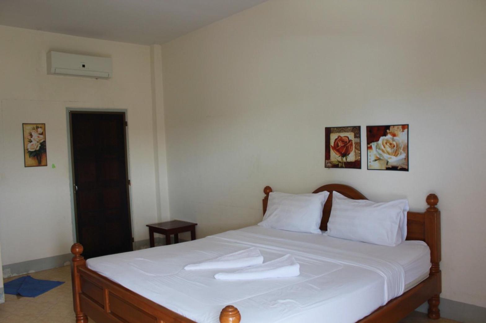 Baanloksouylokchay Hotel HHQ Quarto foto