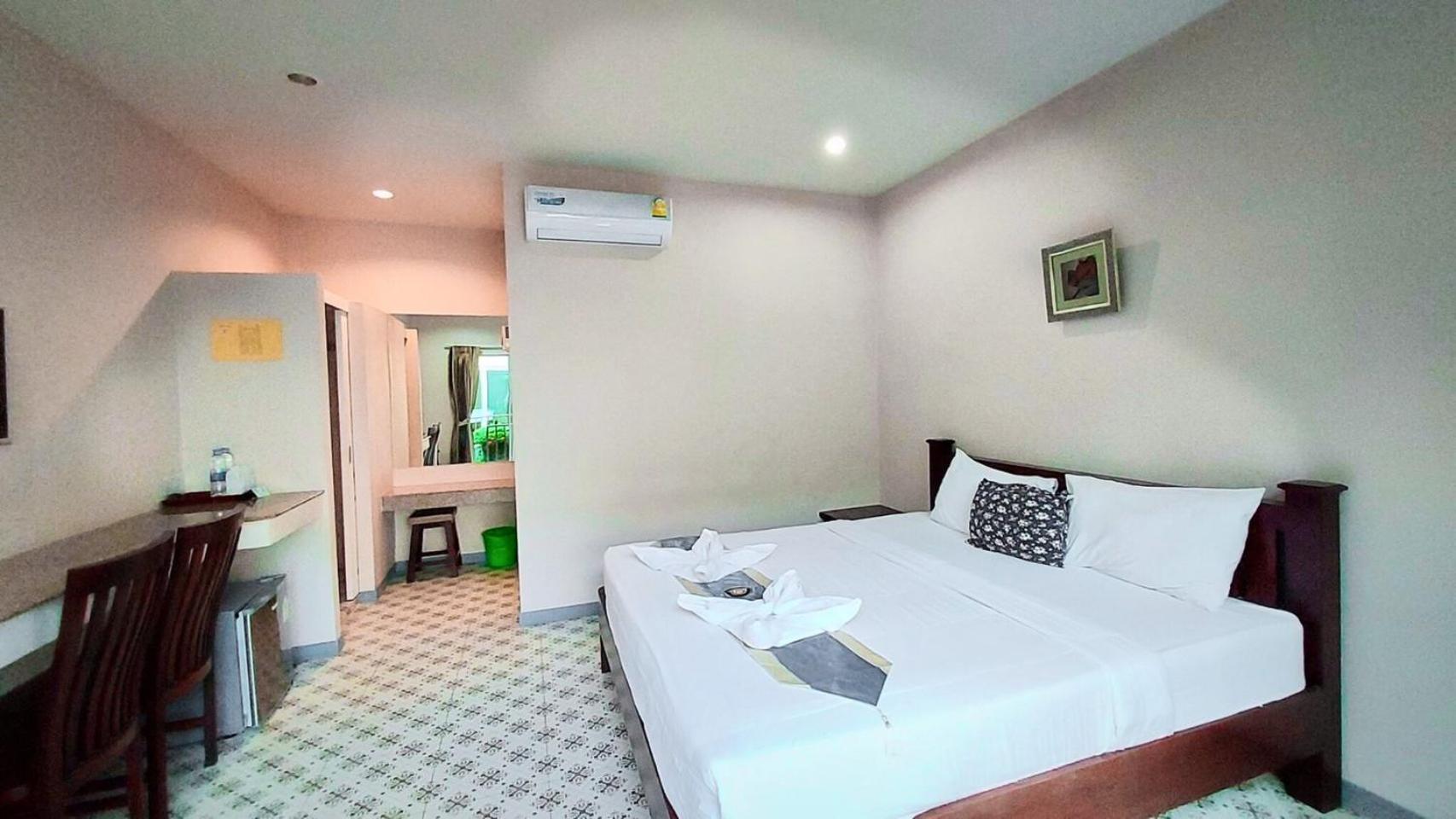 Baanloksouylokchay Hotel HHQ Quarto foto