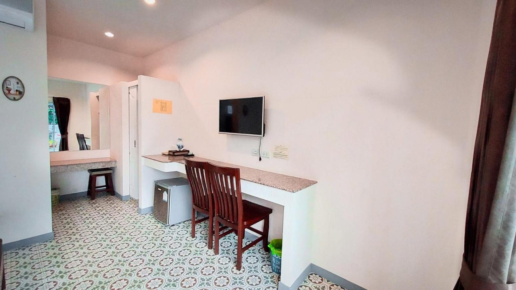 Baanloksouylokchay Hotel HHQ Quarto foto
